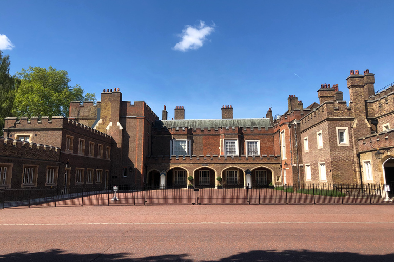 London: Life and Legacy of Queen Elizabeth II Private Tour
