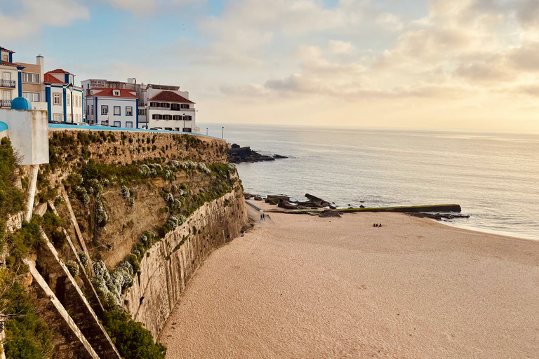 Desde Lisboa: tour de día completo de Mafra, Ericeira y QueluzTour privado