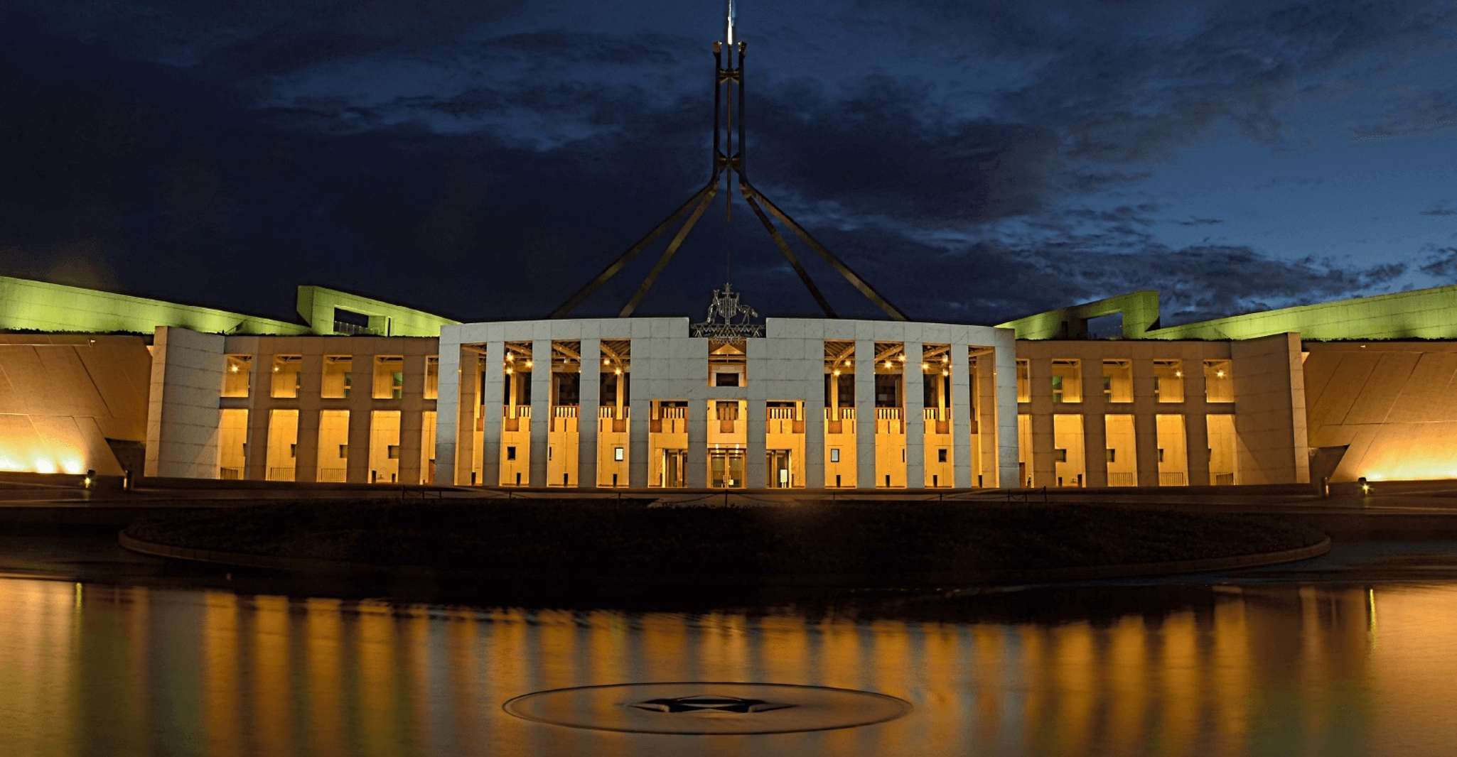 Canberra, City Highlights Excursión de un día con tarifas de entrada - Hizvo