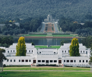 Canberra: City Highlights Day Tour with Entrance Fees