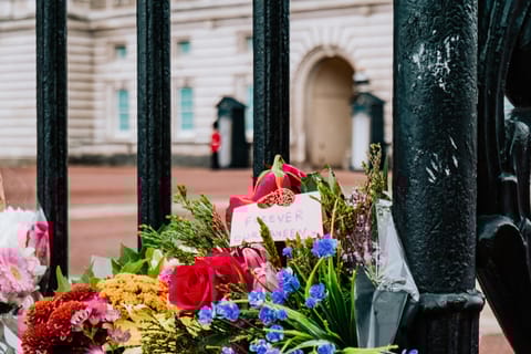 London: Her Majesty Queen Elizabeth II Memorial Walking Tour