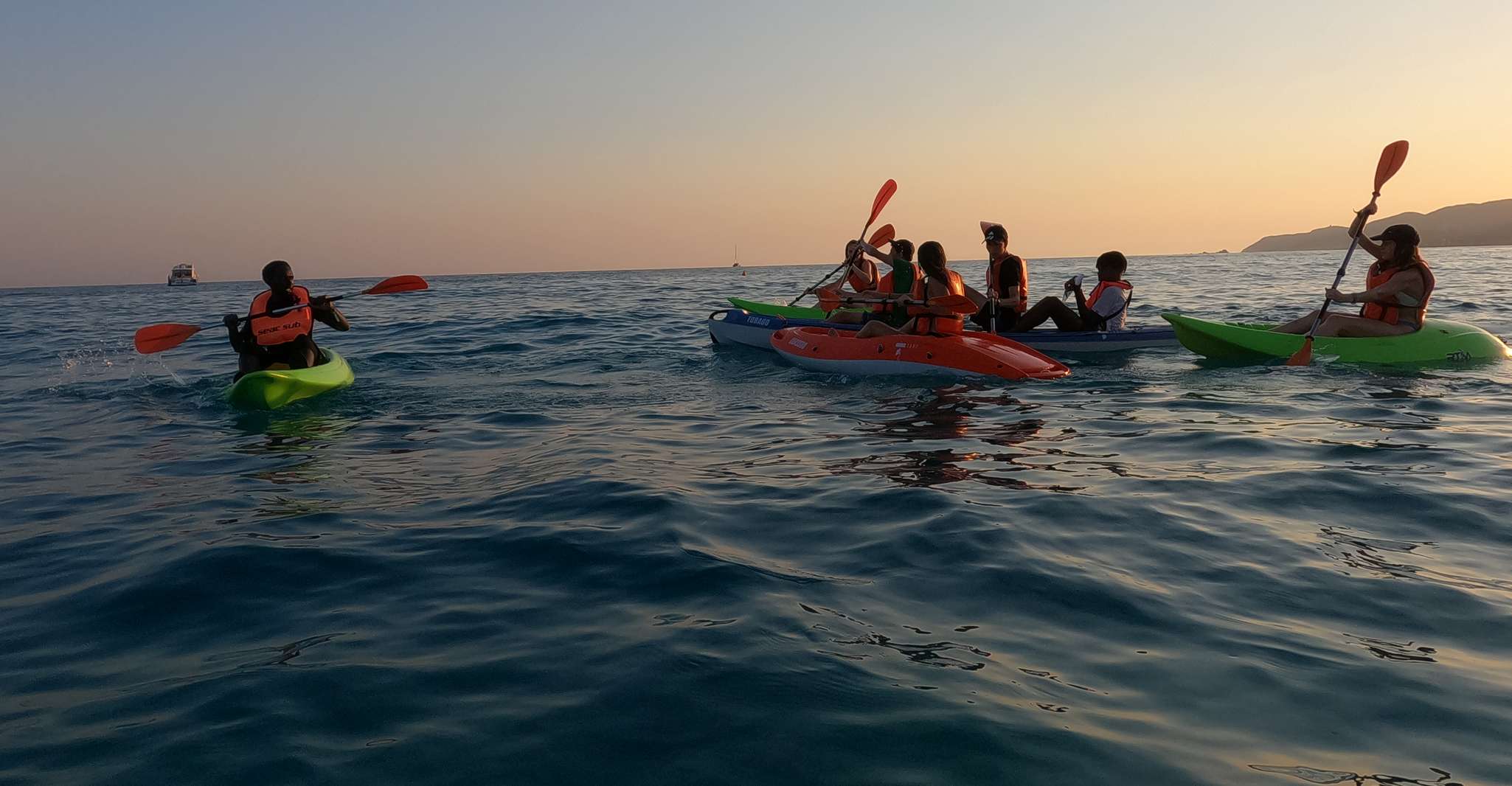 Villasimius, Reserva Marina de Capo Carbonara Visita Guiada al Kayak - Hizvo