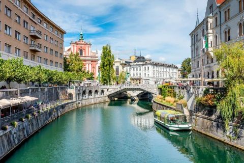 Vanuit Wenen: privédagtour door Ljubljana en het meer van Bled
