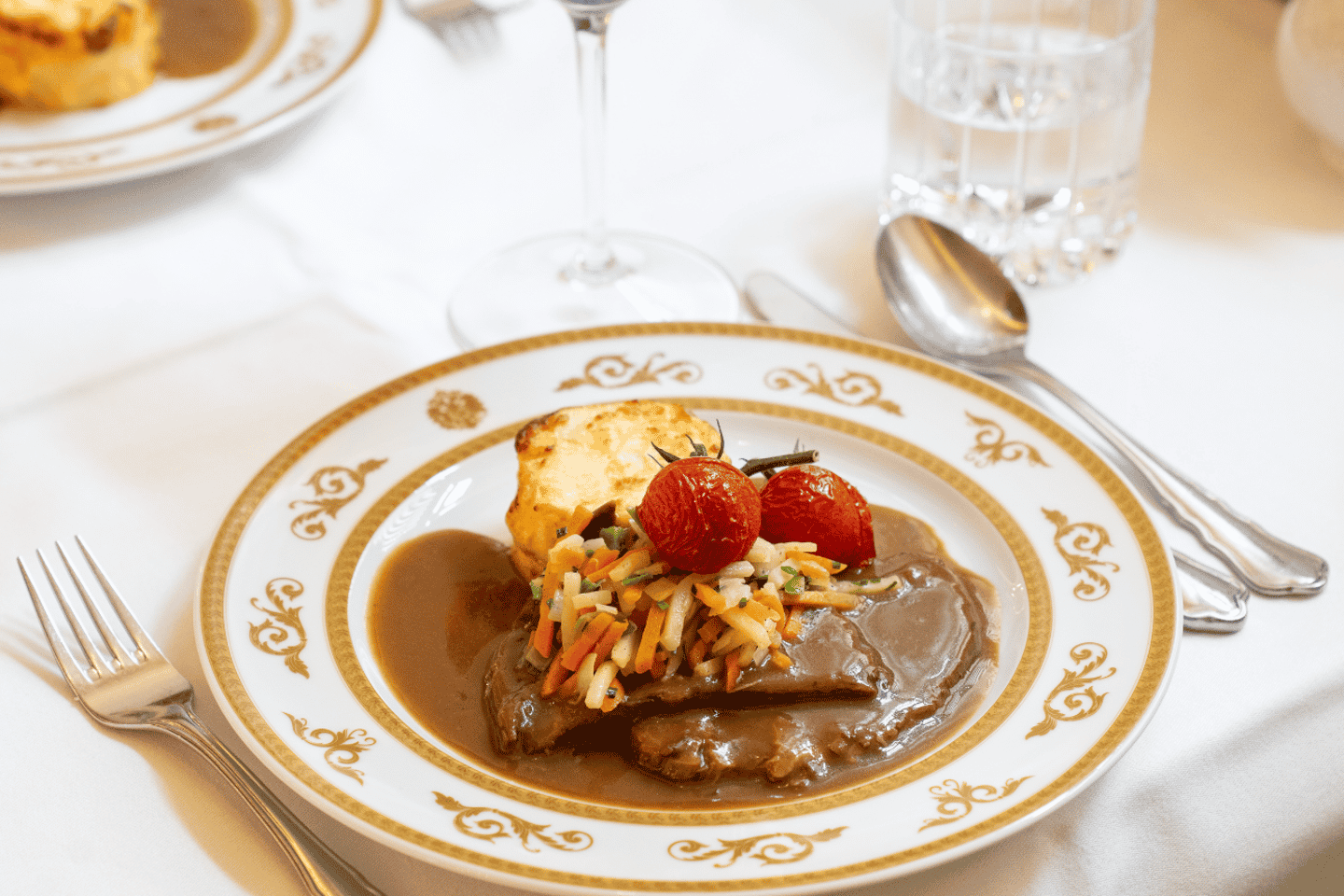 ゲルストナー王宮御用達菓子店でのウィーン料理ディナー