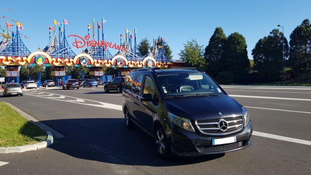 Visit Paris Private Transfer from CDG Airport to Disneyland in Paris