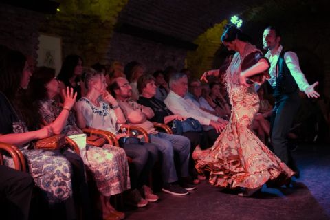 Seville: Arabian Vault Flamenco Show Ticket with Drink