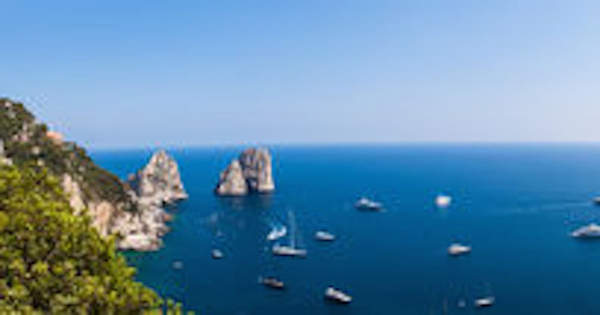 Capri Tour Privado En Barco Por La Isla Getyourguide