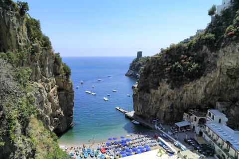 From Praiano: Amalfi Coast Guided Private Cruise with Drinks