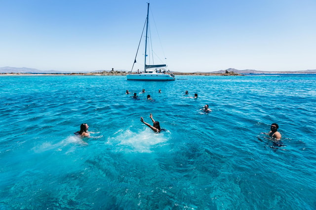 Mykonos: Yacht Cruise to Rhenia and Guided Tour of Delos