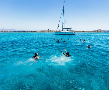 Mykonos: Yacht Cruise to Rhenia and Guided Tour of Delos
