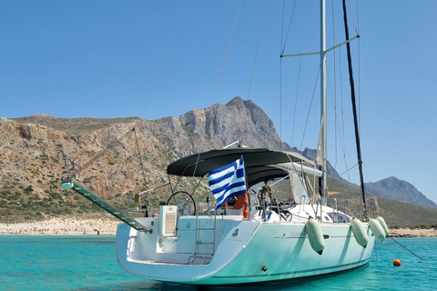 Kissamos: Balos and Gramvousa Private Sailing Trip with Meal