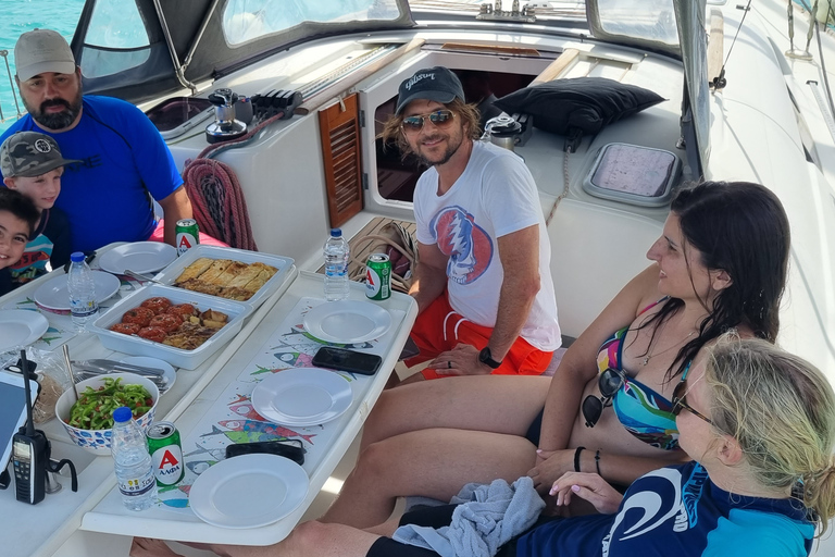 Kissamos: Balos and Gramvousa Private Sailing Trip with Meal