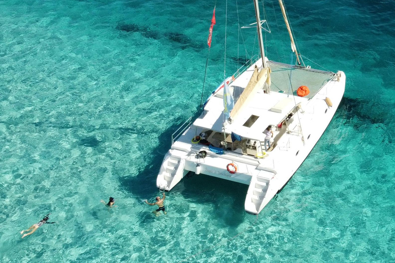From Palau: Maddalena Archipelago Catamaran Tour with Lunch
