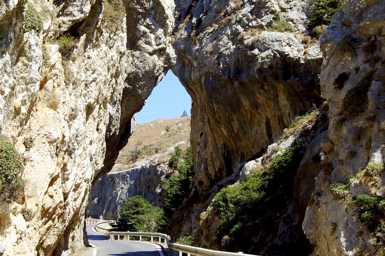 Segredos do oeste de Creta e excursão particular a Rethymno saindo de EloundaVeículo Premium com 3 assentos