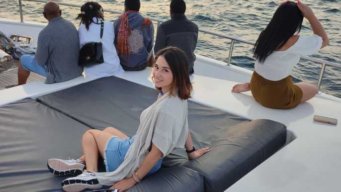 Estambul: Crucero por el Bósforo al atardecer con bebidas y canapés