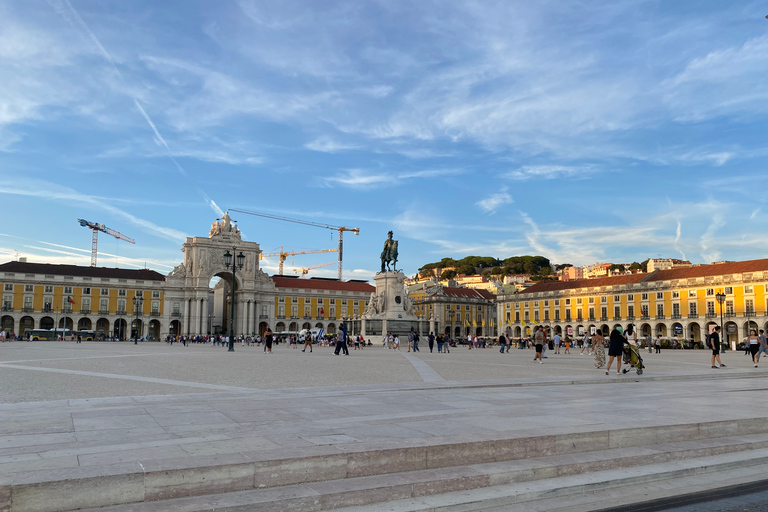 Lisbon: Private City Sightseeing Tour by Tuk-Tuk