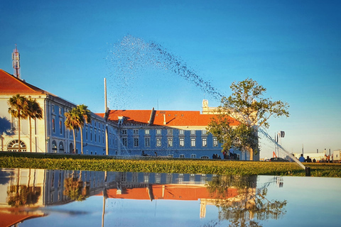 Lisbon: Private City Sightseeing Tour by Tuk-Tuk