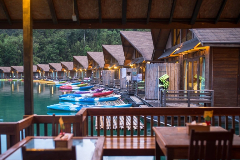 Desde Phuket: Cheow Lan Lake Overnight Resort Stay con comidas