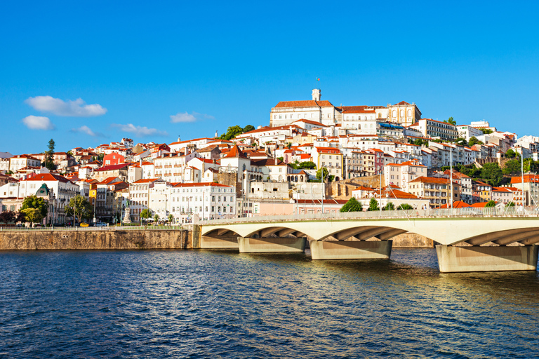 Från Porto: Privat transfer till Lissabon med Coimbra &amp; FatimaFrån Porto: Privat transfer till Lissabon med Coimbra och Fatima