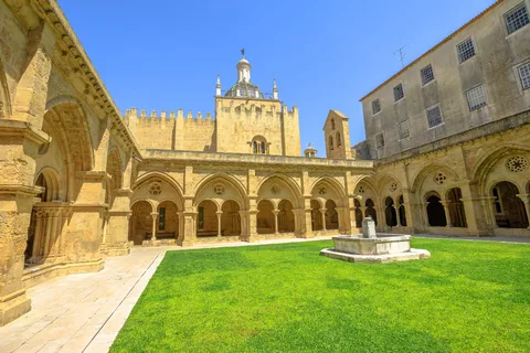 Da Porto: Trasferimento privato a Lisbona con Coimbra e Fatima