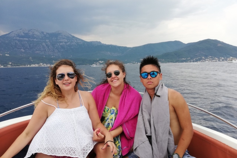 Kotor : Excursion en bateau rapide privé à la grotte bleue avec temps de baignadeKotor : Excursion privée en bateau rapide à la grotte bleue avec temps de baignade