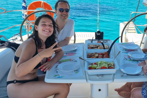 Kissamos: Balos and Gramvousa Private Sailing Trip with Meal