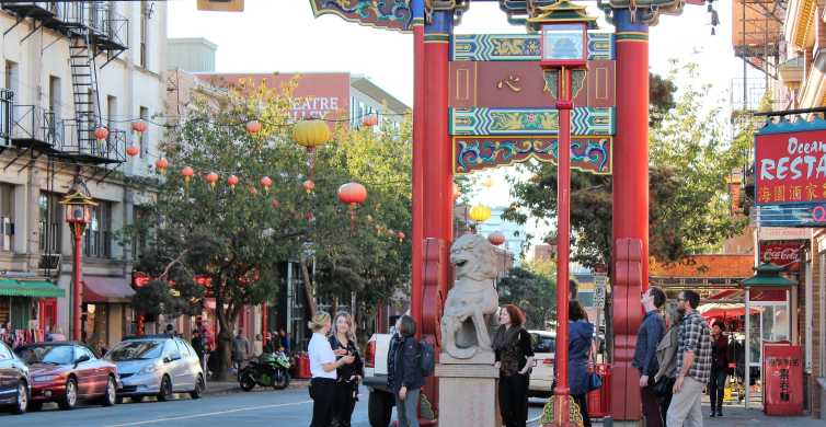 Victoria: Chinatown and Old Town Food Tour with Tastings