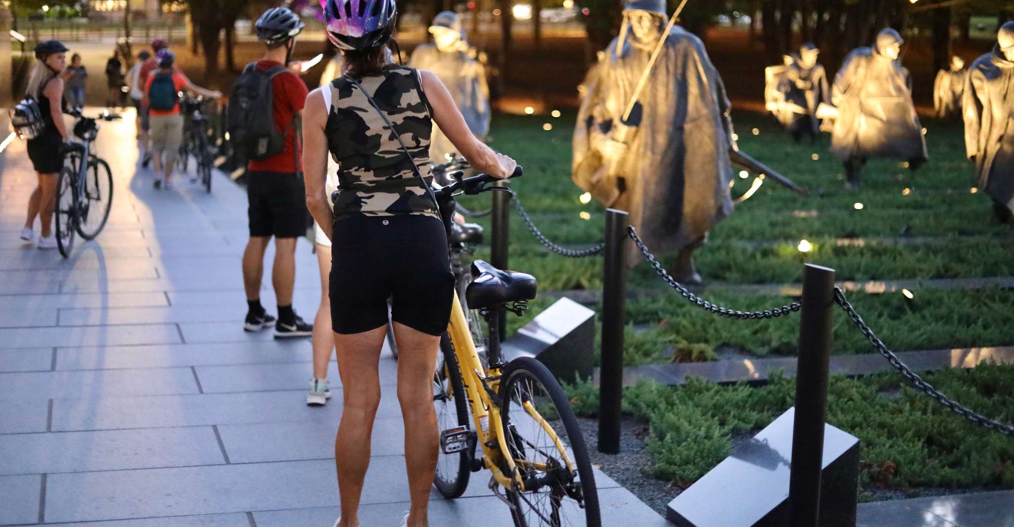 Washington DC Monuments by Night Bike Tour - Hizvo