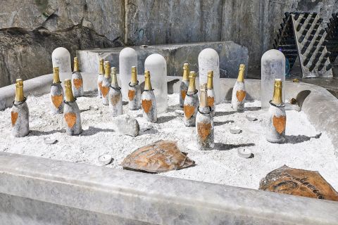 Carrara: Guided Tour of Mountain Marble Quarry with Aperitif