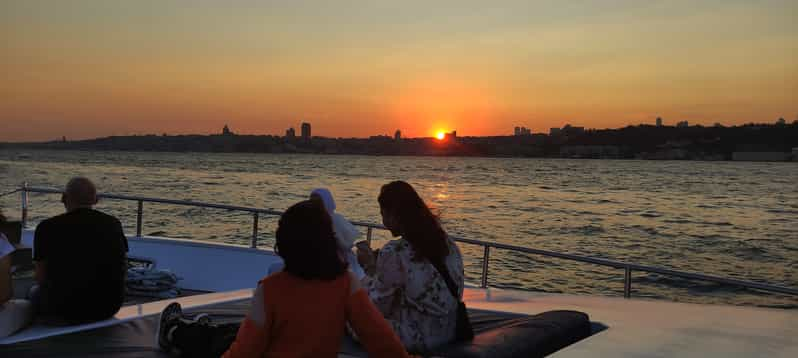 Estambul: Crucero Al Atardecer Por El Bósforo Con Aperitivos Y Bebidas ...