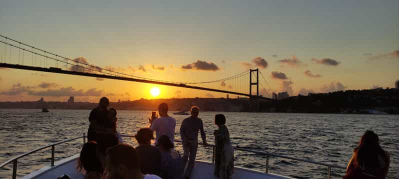 Estambul: Crucero Al Atardecer Por El Bósforo Con Aperitivos Y Bebidas ...