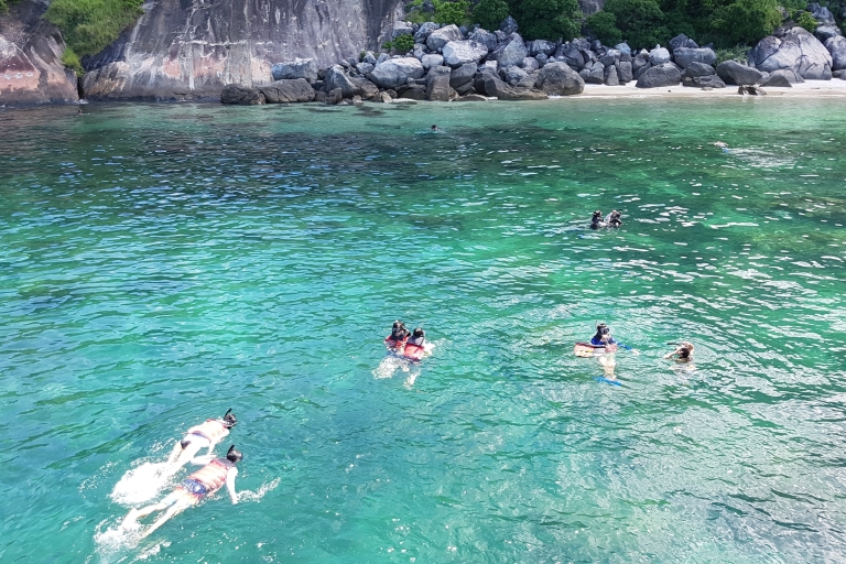 Esnórquel en la isla Cham: tour de esnórquel en lancha rápidaRecogida y regreso privados en el hotel Hoi An