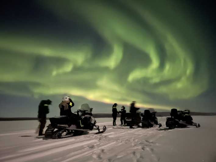 Kiruna: Wycieczka skuterem śnieżnym z przewodnikiem i polowanie na zorzę polarną