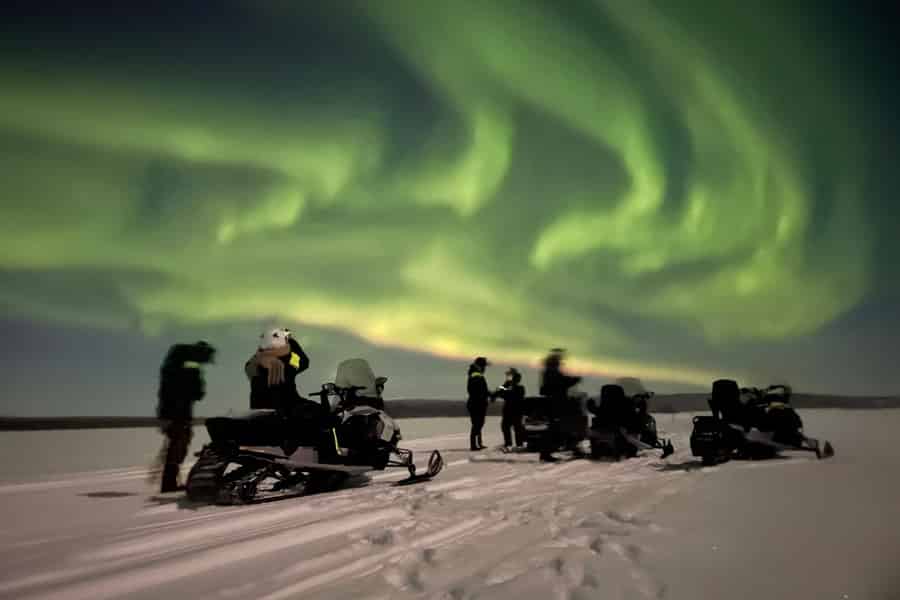 Kiruna: Geführte Schneemobiltour und Jagd nach den Nordlichtern. Foto: GetYourGuide