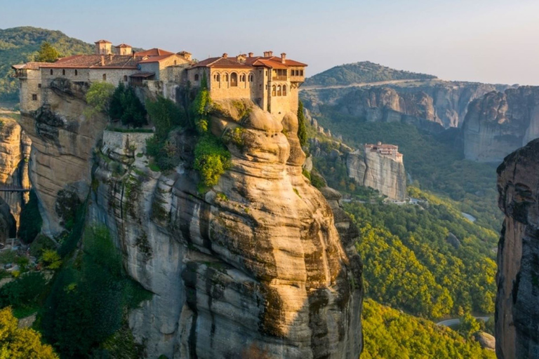 Ab Athen: 2-tägige Bustour nach Delphi und Meteora