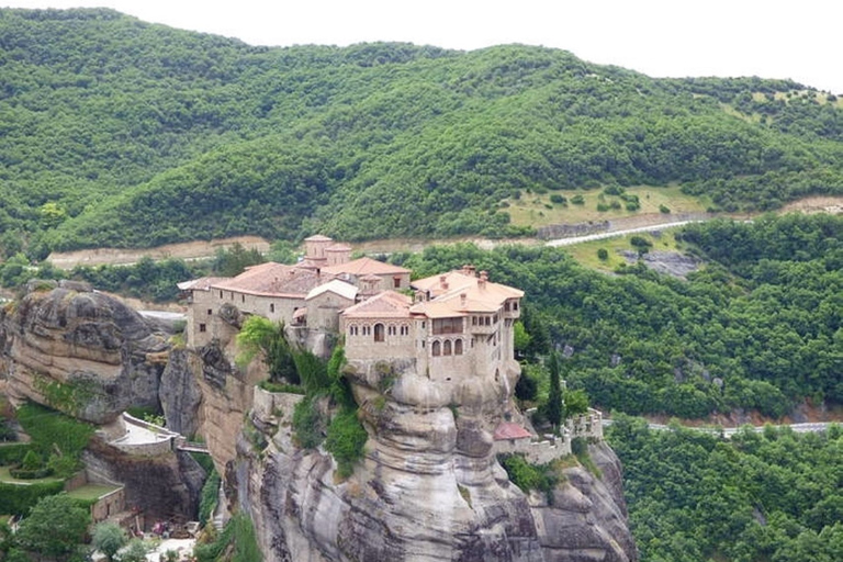 Ab Athen: 2-tägige Bustour nach Delphi und Meteora