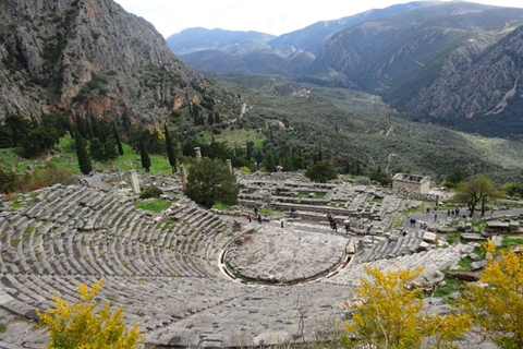 Delphi och Meteora: 2-dagars busstur från AtenDelphi och Meteora Tour på engelska