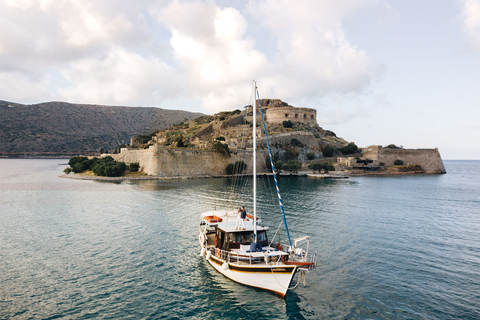 Chania: tour privado de Mirabello, Spinalonga y Agios NikolaosVehículo Limusina 3 plazas Premium Class o SUV