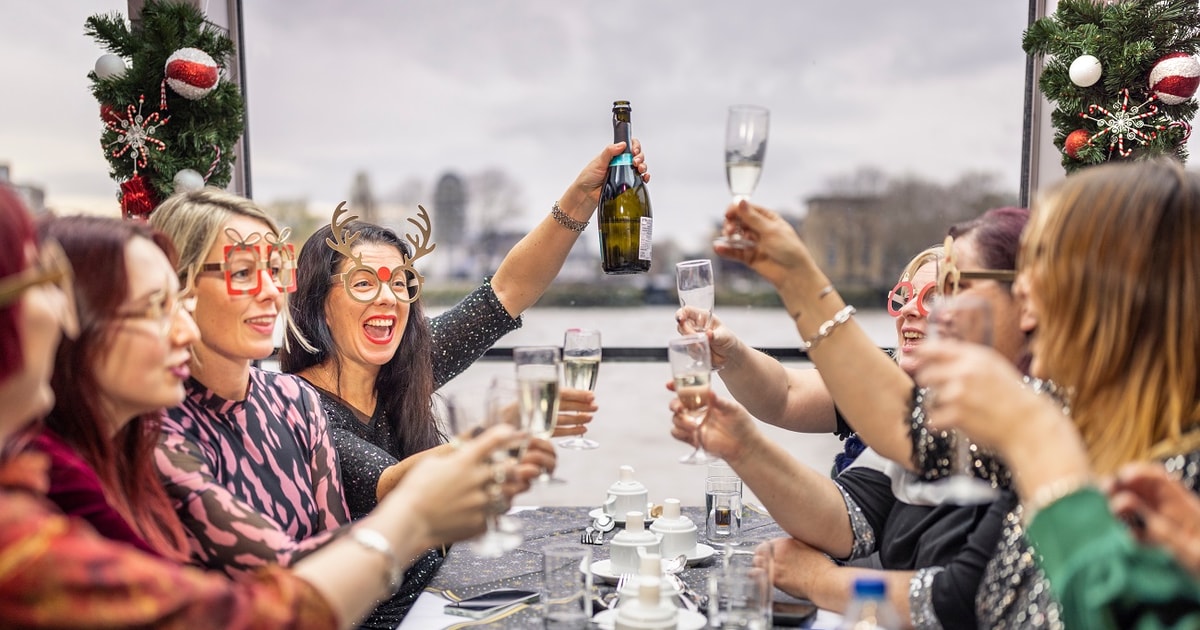 Christmas thames river cruise