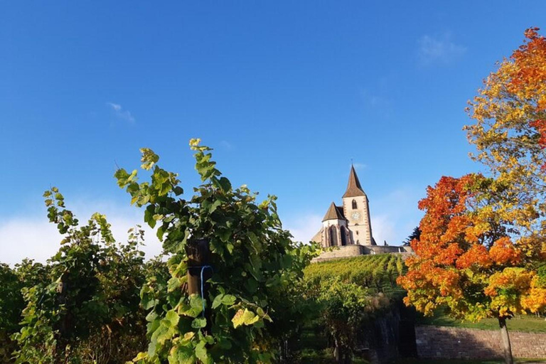 Ícones Vilarejos típicos e castelo de Haut KoenigsbourgAldeias típicas icônicas e castelo de Haut Koenigsbourg