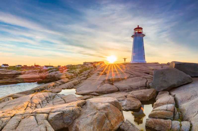 Halifax: Small Group Tour with Peggy's Cove Sunset Express