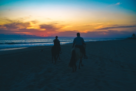 Puerto Escondido: przejażdżka konna o zachodzie słońcaPuerto Escondido: jazda konna do gorących źródeł Atotonilco