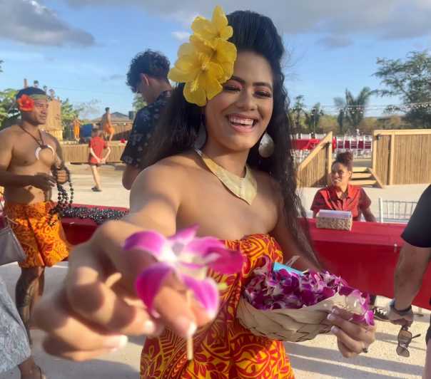 Oahu: Mele Luau Performance en Coral Crater VIP Entry Bicket