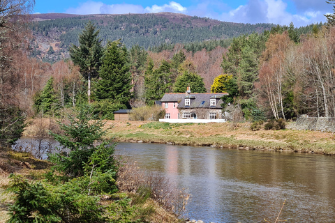 From Aberdeen: Balmoral Estate & Royal Deeside Tour