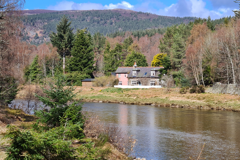 From Aberdeen: Balmoral Estate & Royal Deeside Tour