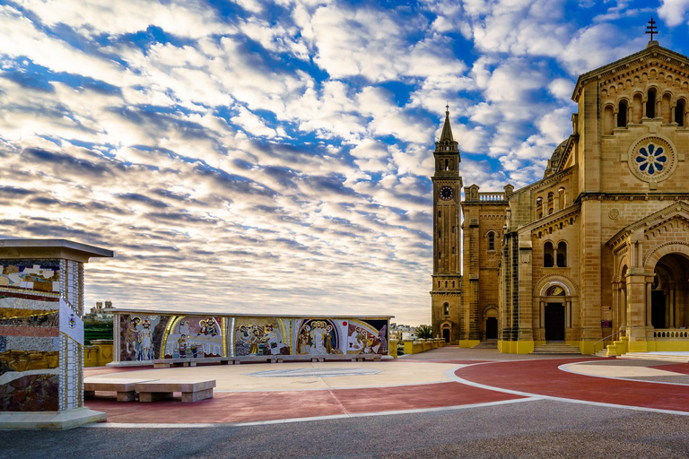 From Sliema: Gozo, Comino & The Blue Lagoon Boat & Bus Tour