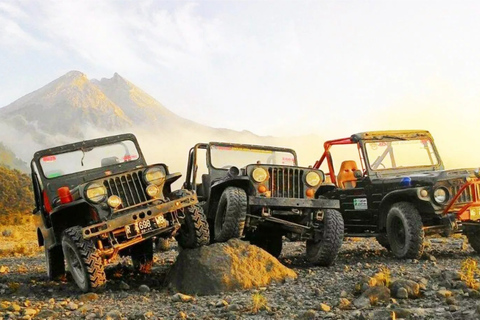 Yogyakarta: Safari en jeep du mont Merapi avec guide et transfertTour pour le lever du soleil