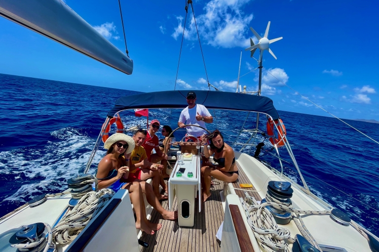 Morro Jable : Excursion en bateau à voile avec nourriture et boissonsMorro Jable : Promenade en bateau privé avec nourriture et boissons