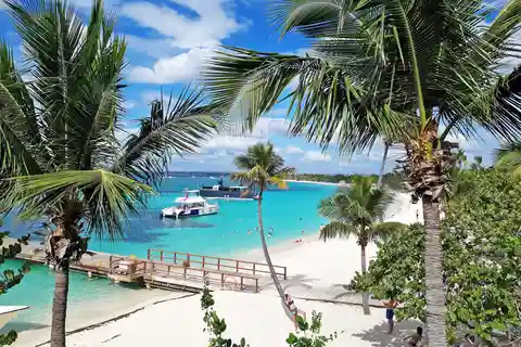 Punta Cana: Full Day Boat Trip to Catalina Island with Lunch