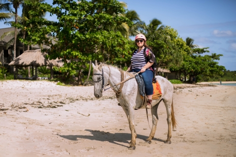 Fiyi: paseo a caballo por la playa con almuerzo y traslado